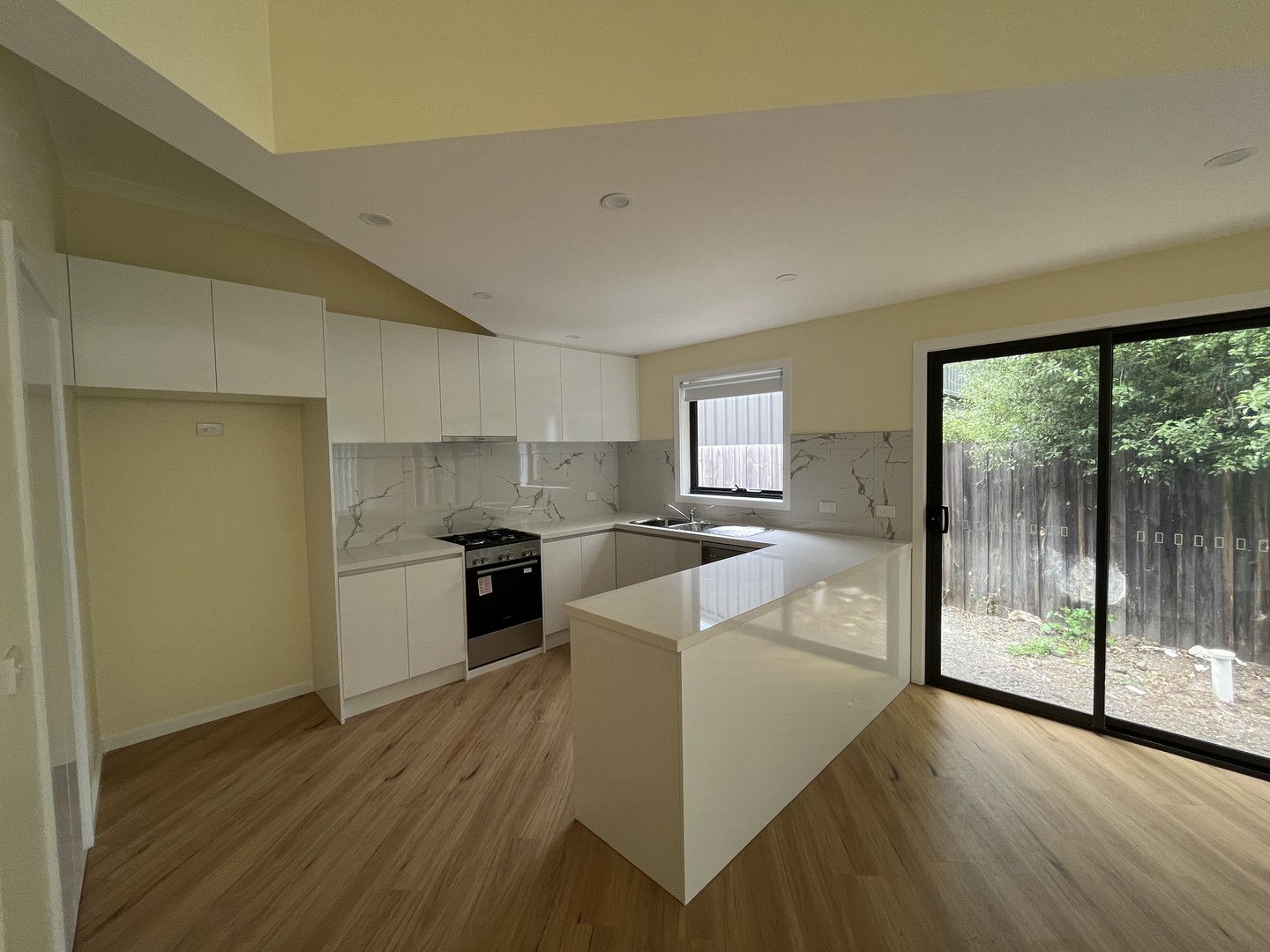 2/18 Arundel  Court, Hoppers Crossing, VIC 3029, Hoppers Crossing - Thumbnail 5