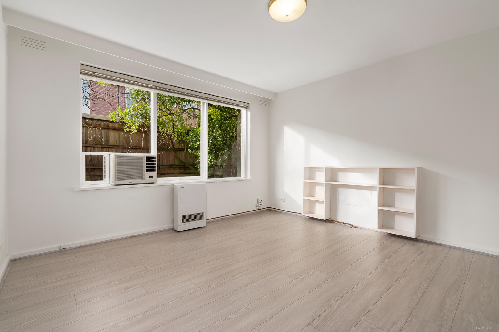 2/18 Ashted Road, Box Hill, VIC 3128 - Thumbnail 2 - 02/09/2025