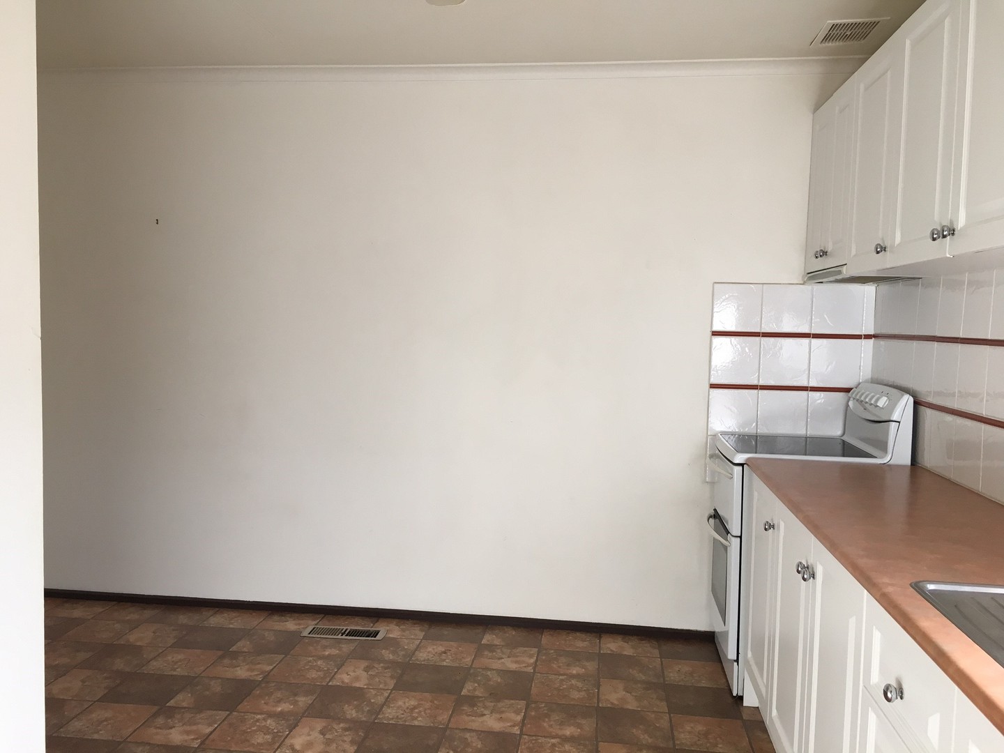 2/18 Barkly Street, Ringwood, VIC 3134, Ringwood - Thumbnail 2