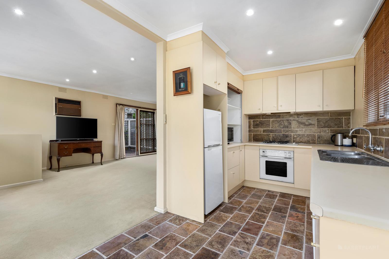 2/18 Beaufort Street, Mitcham, VIC 3132, Mitcham - Thumbnail 4