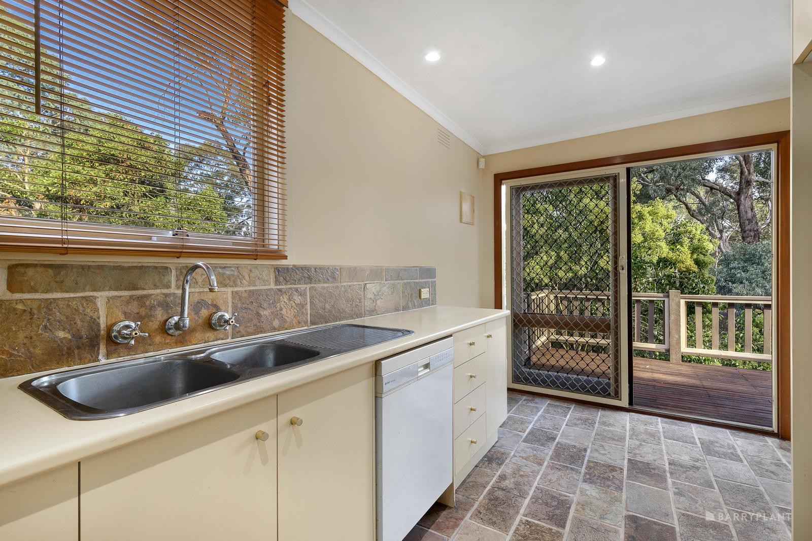 2/18 Beaufort Street, Mitcham, VIC 3132, Mitcham - Thumbnail 5