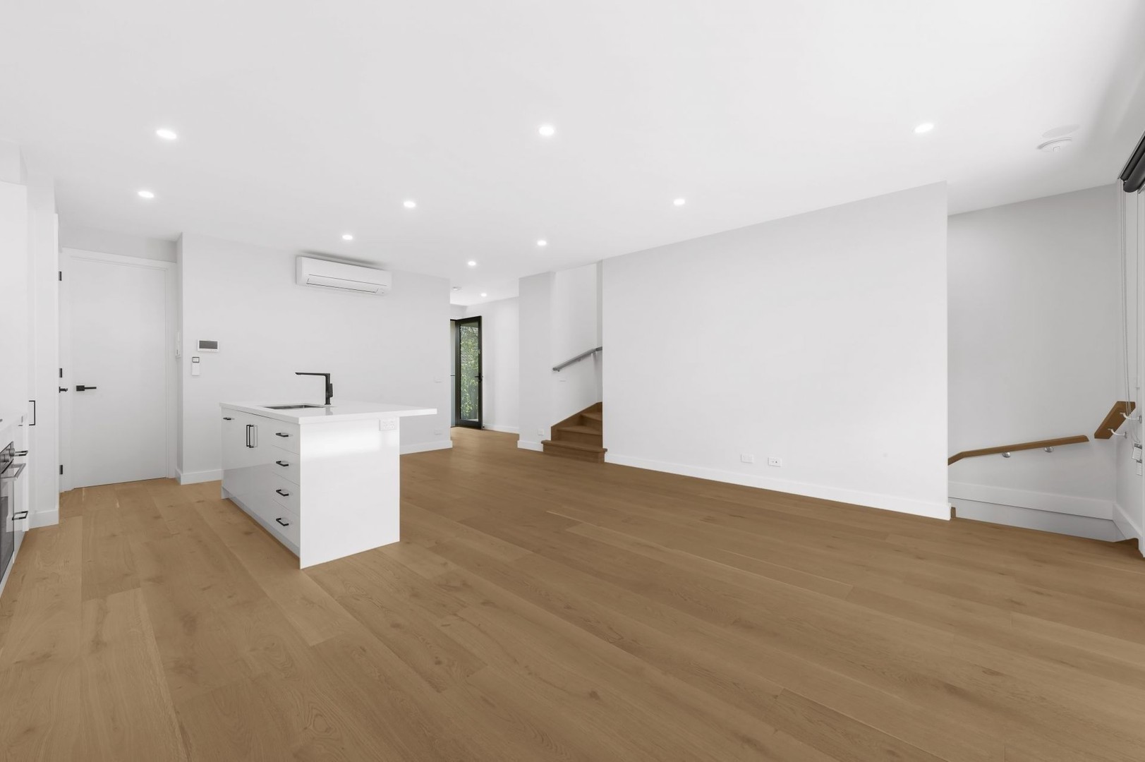2/18 Champion Street, Doncaster East, VIC 3109 - Thumbnail 1 - 12/02/2025