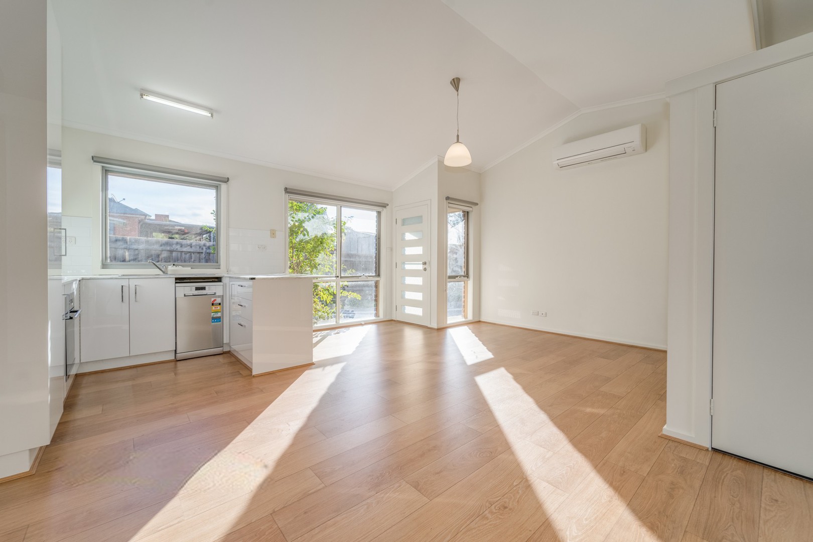 2/18 Deschamps Street, Lilydale, VIC 3140, Lilydale - Thumbnail 4