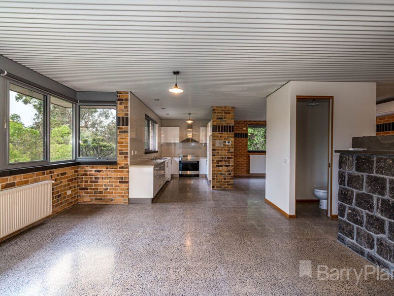 2/18 Kay Street, Mount Waverley, VIC 3149 - Thumbnail 2 - 30/05/2024