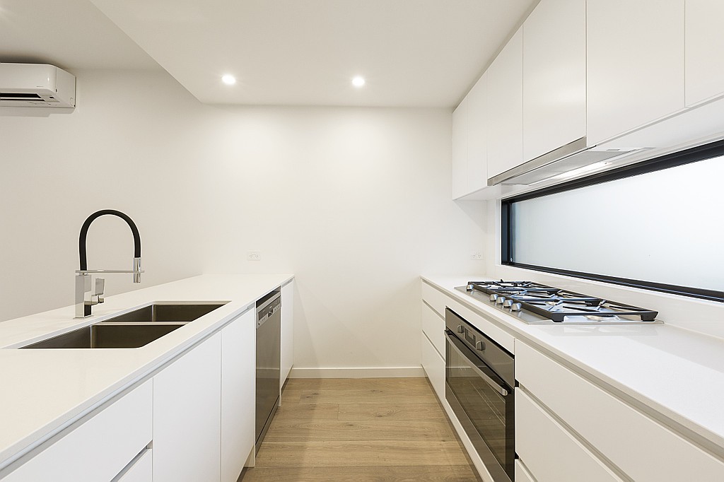 2/18 Nepean  Highway, Seaford, VIC 3198, Seaford - Thumbnail 2