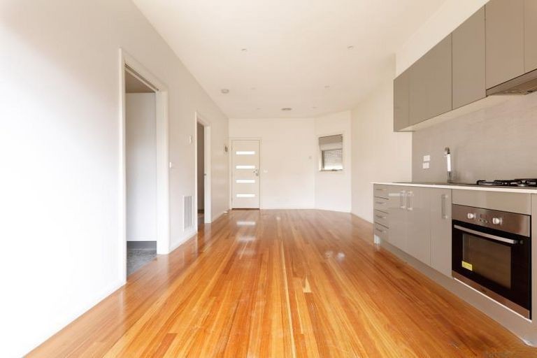 2/18 Prince Andrew Avenue, Lalor, VIC 3075, Lalor - Thumbnail 2