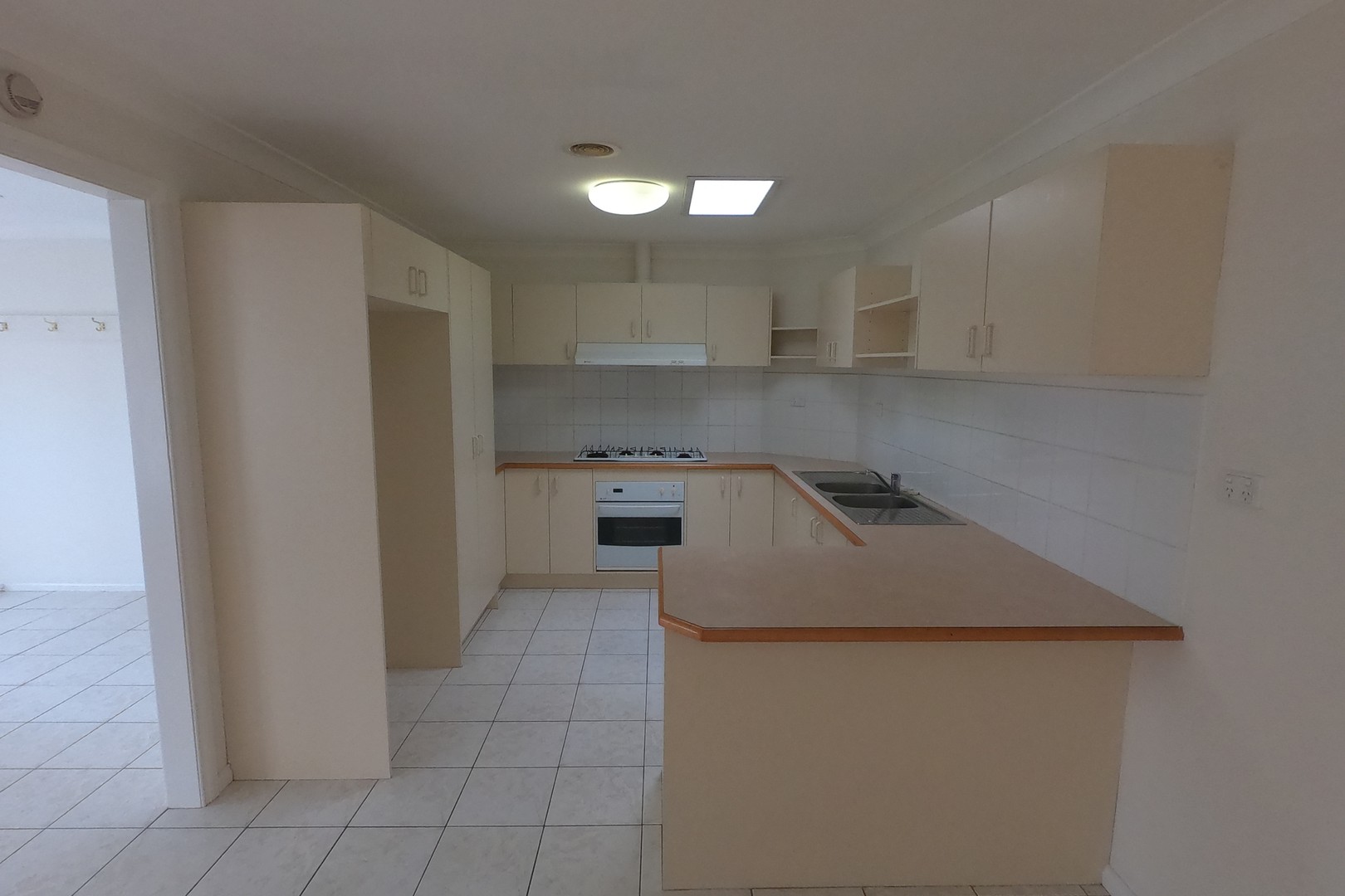 2/18R Purinuan Road, Reservoir, VIC 3073, Reservoir - Thumbnail 5