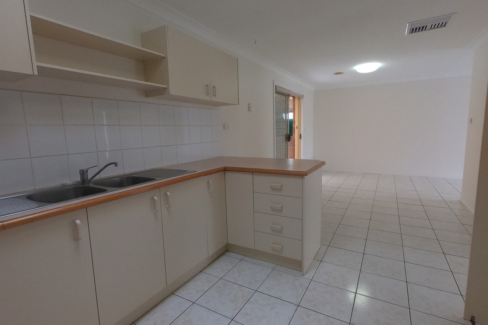 2/18R Purinuan Road, Reservoir, VIC 3073, Reservoir - Thumbnail 7