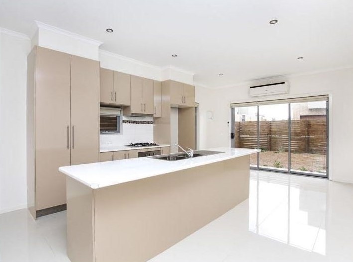 2/19-21 The Avenue, Caroline Springs, VIC 3023, Caroline Springs - Thumbnail 2