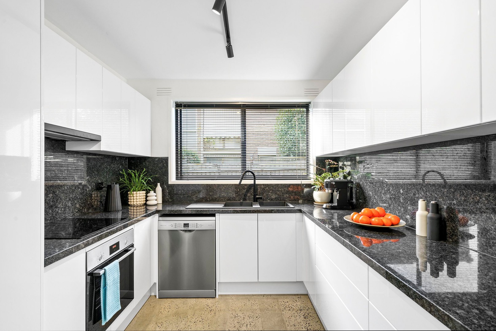 2/19 Belvedere Close, Maribyrnong, VIC 3032, Maribyrnong - Thumbnail 5