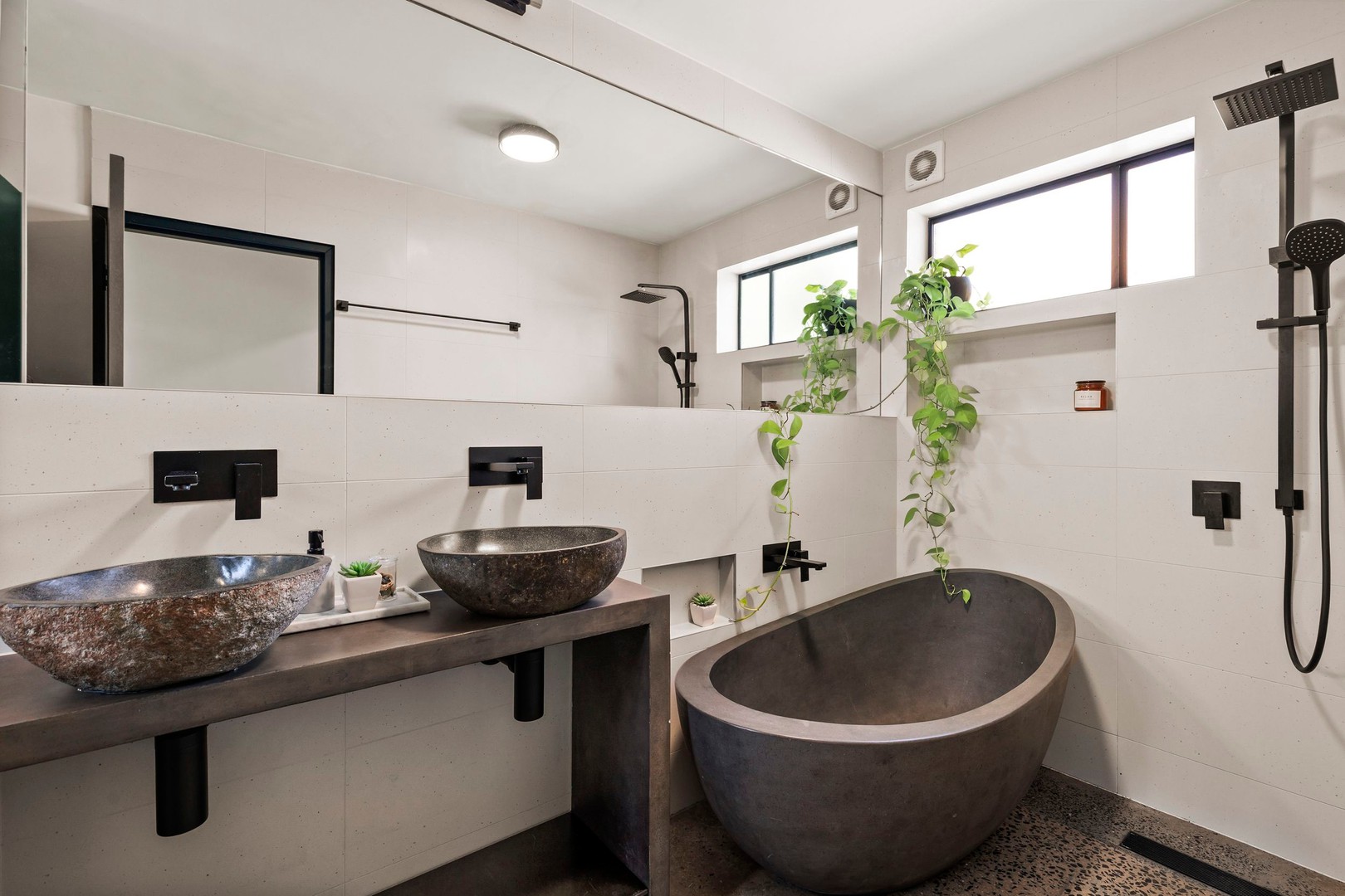 2/19 Belvedere Close, Maribyrnong, VIC 3032 - Thumbnail 2 - 28/02/2025