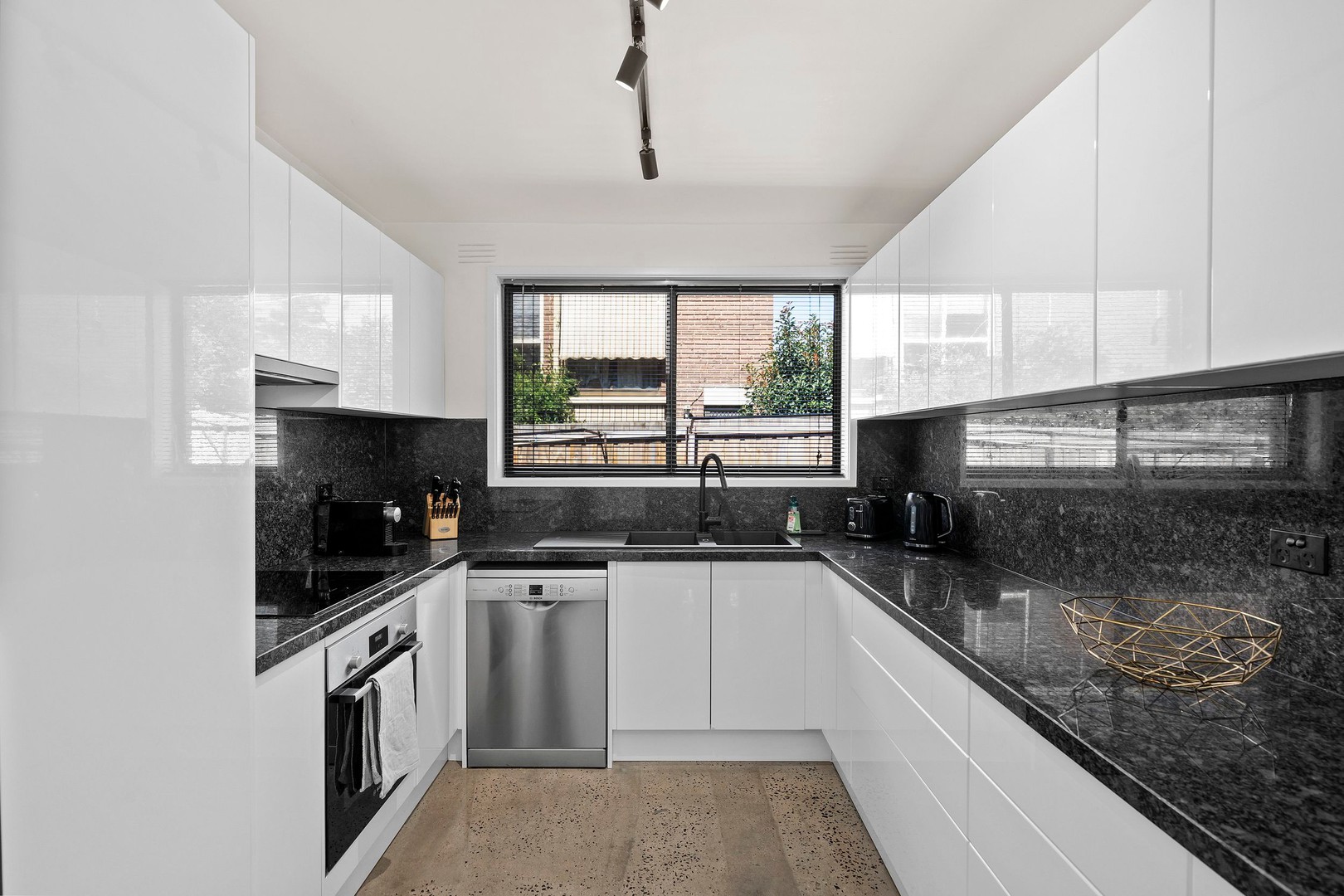 2/19 Belvedere Close, Maribyrnong, VIC 3032, Maribyrnong - Thumbnail 3
