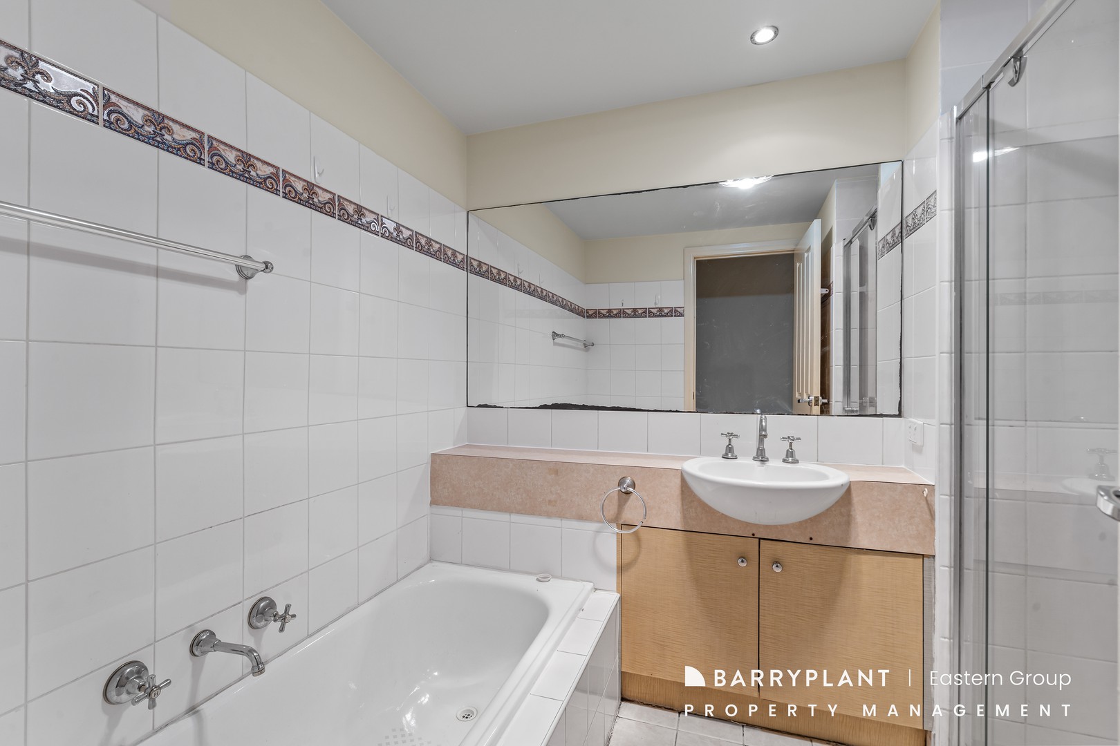 2/19 Cambridge Street, Box Hill, VIC 3128 - Thumbnail 2 - 29/07/2024