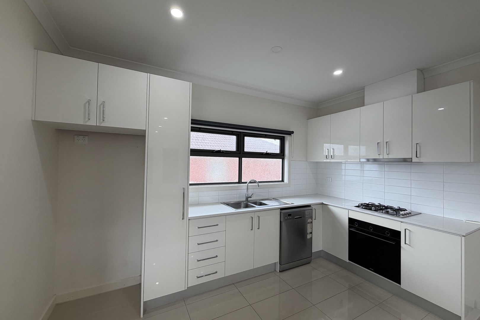 2/19 Enfield Avenue, Preston, VIC 3072 - Thumbnail 2 - 12/11/2025