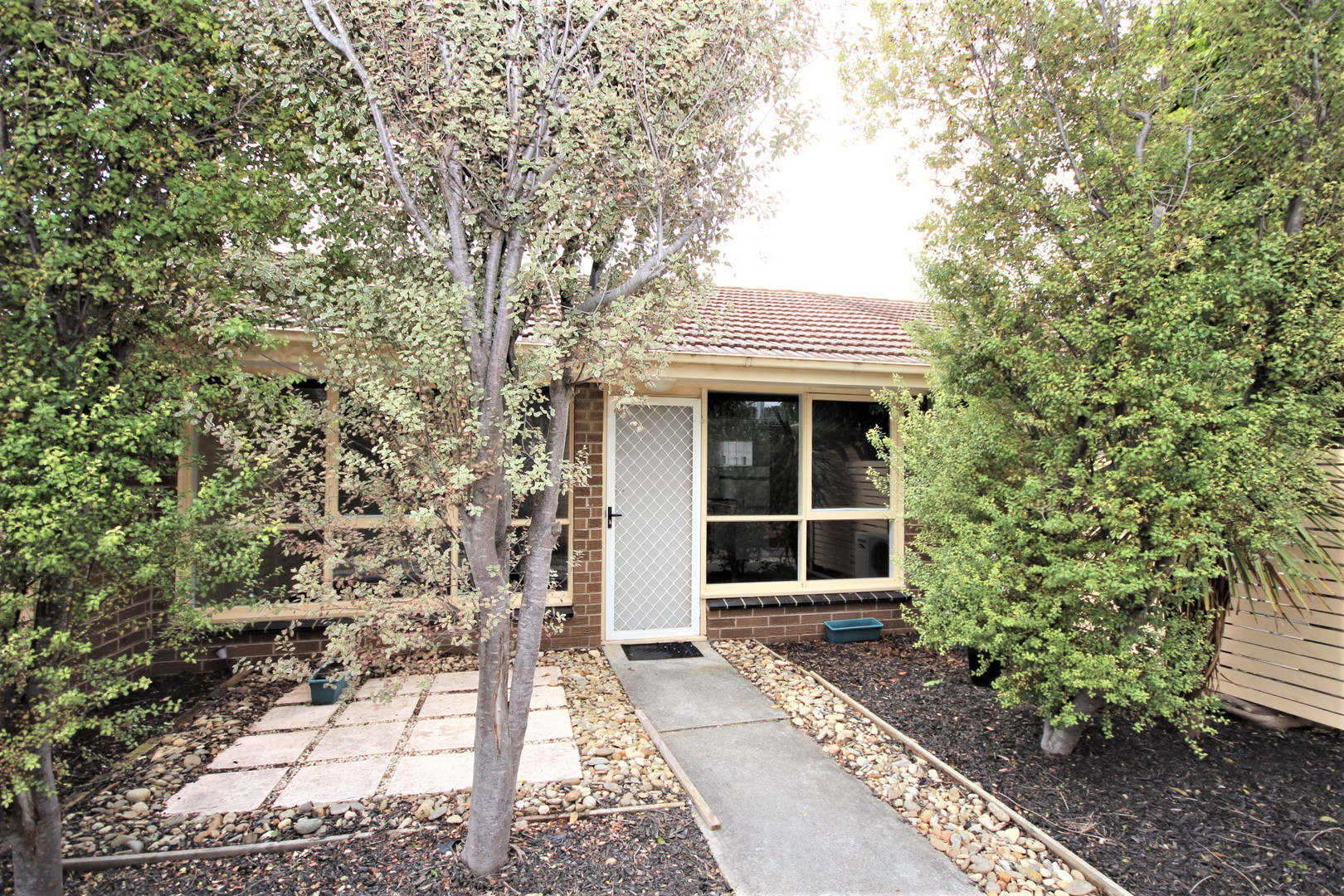 2/19 Itkeston Street, Herne Hill, VIC 3218