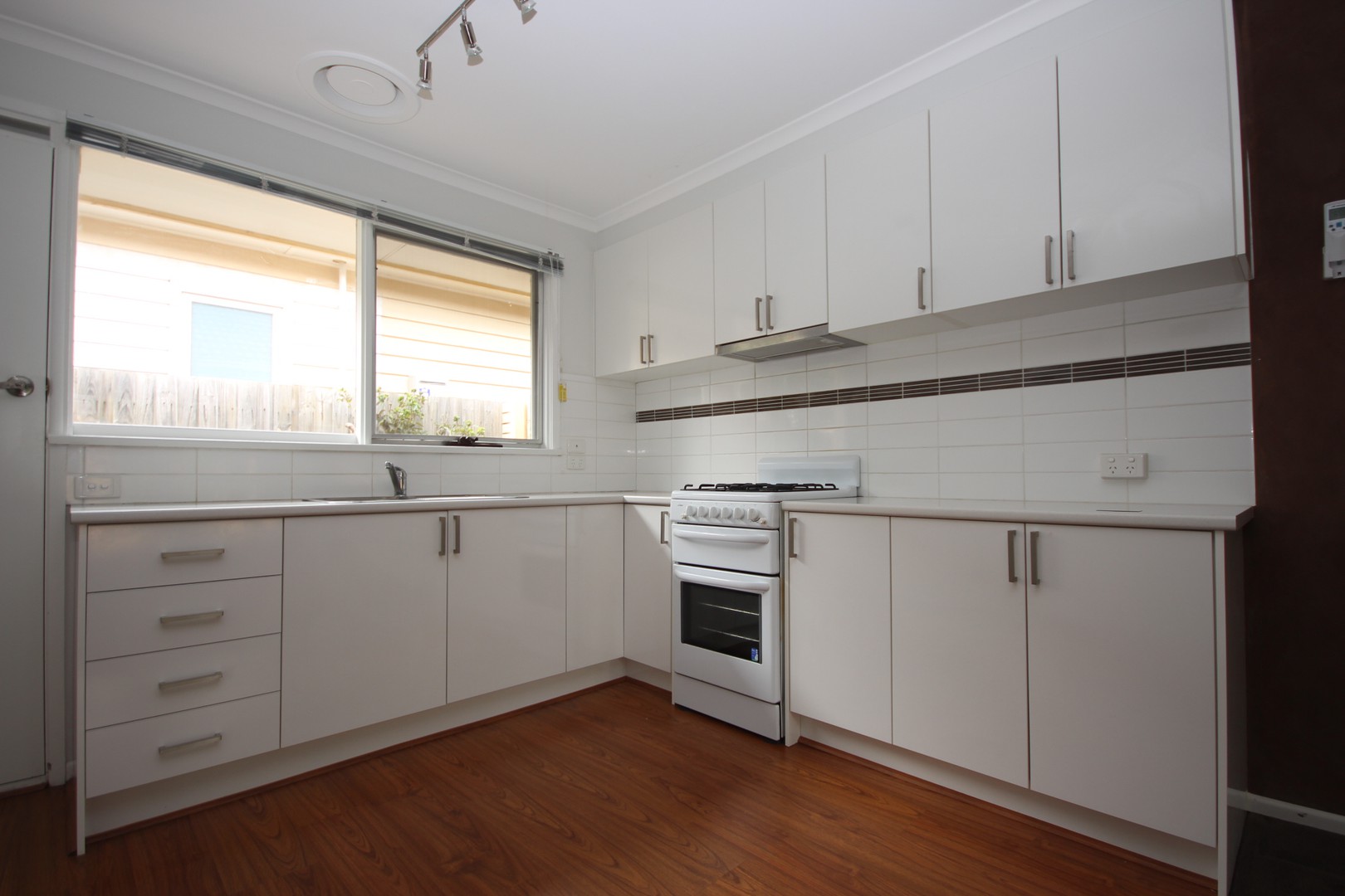 2/19 Itkeston Street, Herne Hill, VIC 3218 - Thumbnail 1 - 19/04/2022