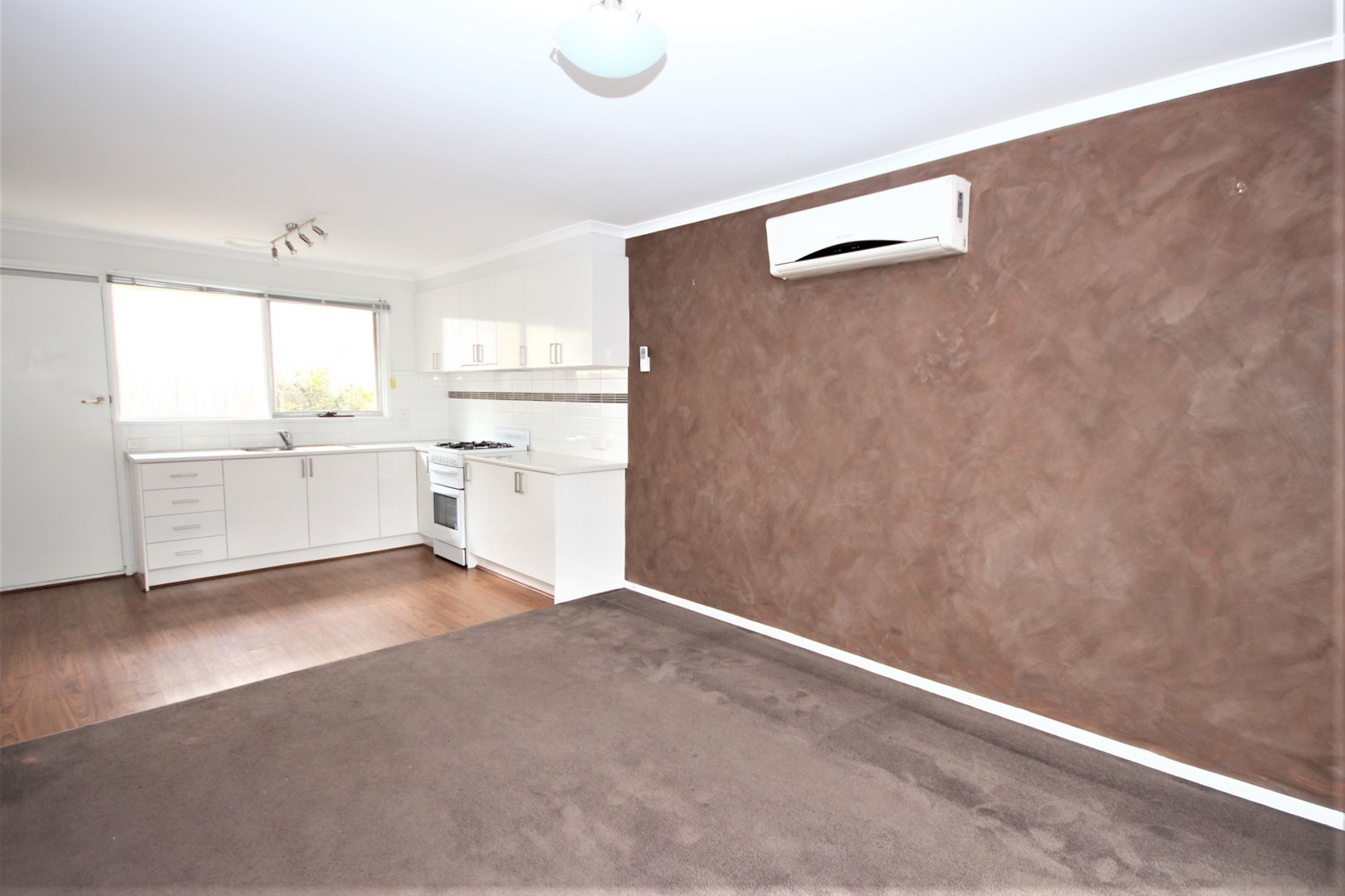 2/19 Itkeston Street, Herne Hill, VIC 3218, Herne Hill - Thumbnail 3