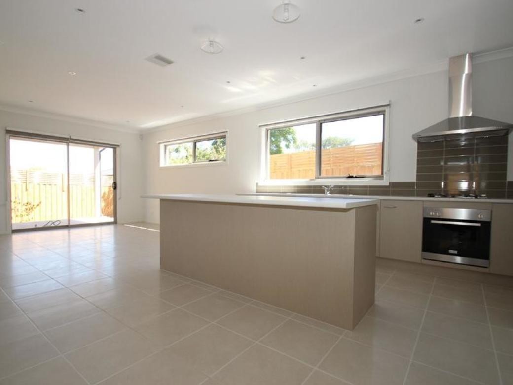 2/19 Milloo Crescent, Mount Waverley, VIC 3149 - Thumbnail 1 - 24/05/2024