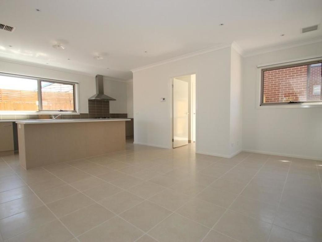 2/19 Milloo Crescent, Mount Waverley, VIC 3149 - Thumbnail 2 - 24/05/2024