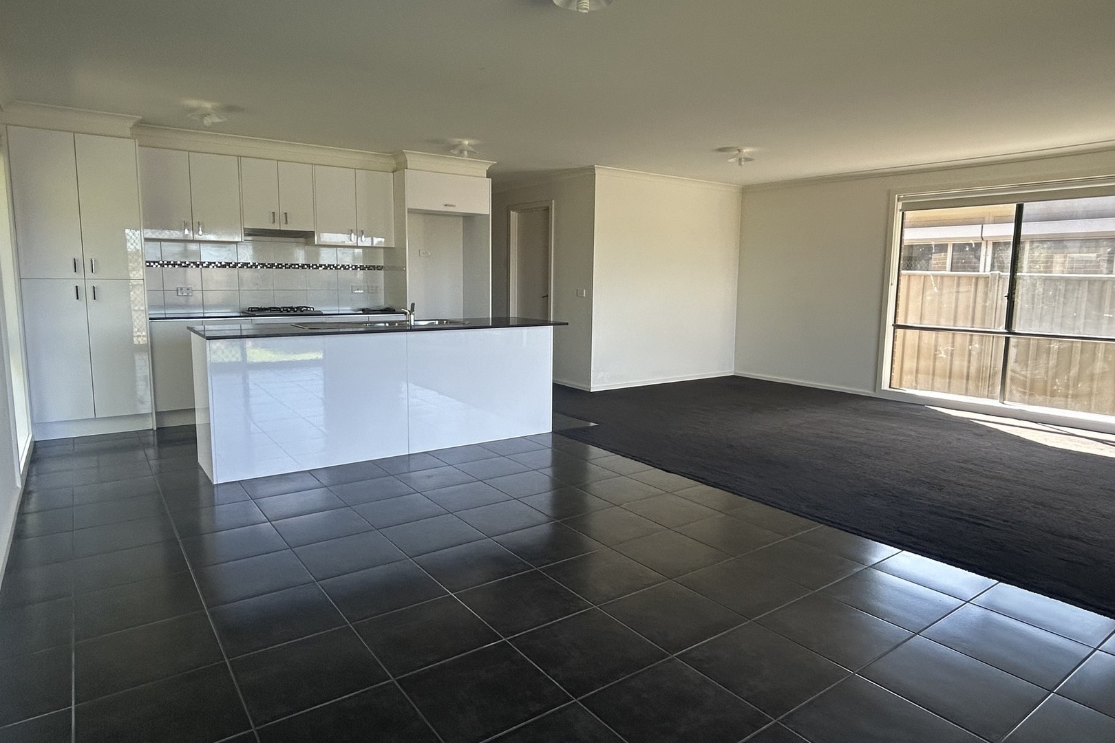 2/19 Torre Road, Pakenham, VIC 3810, Pakenham - Thumbnail 2