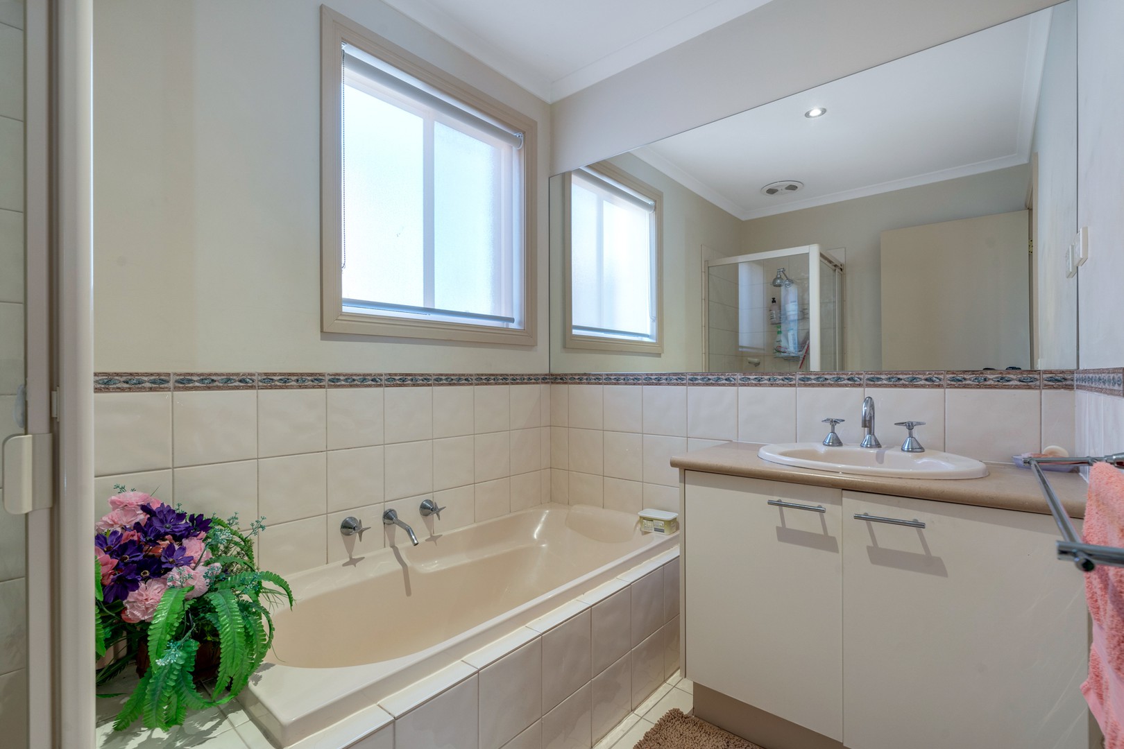 2/2-8 Knight Crescent, Roxburgh Park, VIC 3064, Roxburgh Park - Thumbnail 3