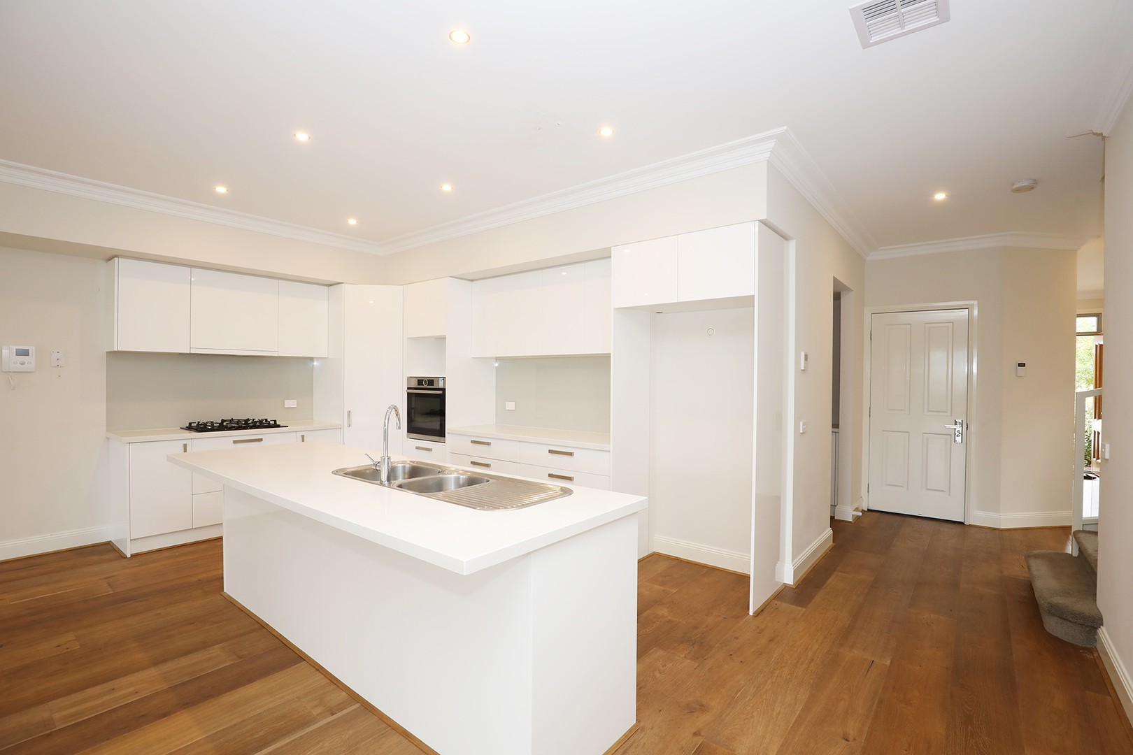 2/2 Avard Court, Berwick, VIC 3806, Berwick - Thumbnail 3