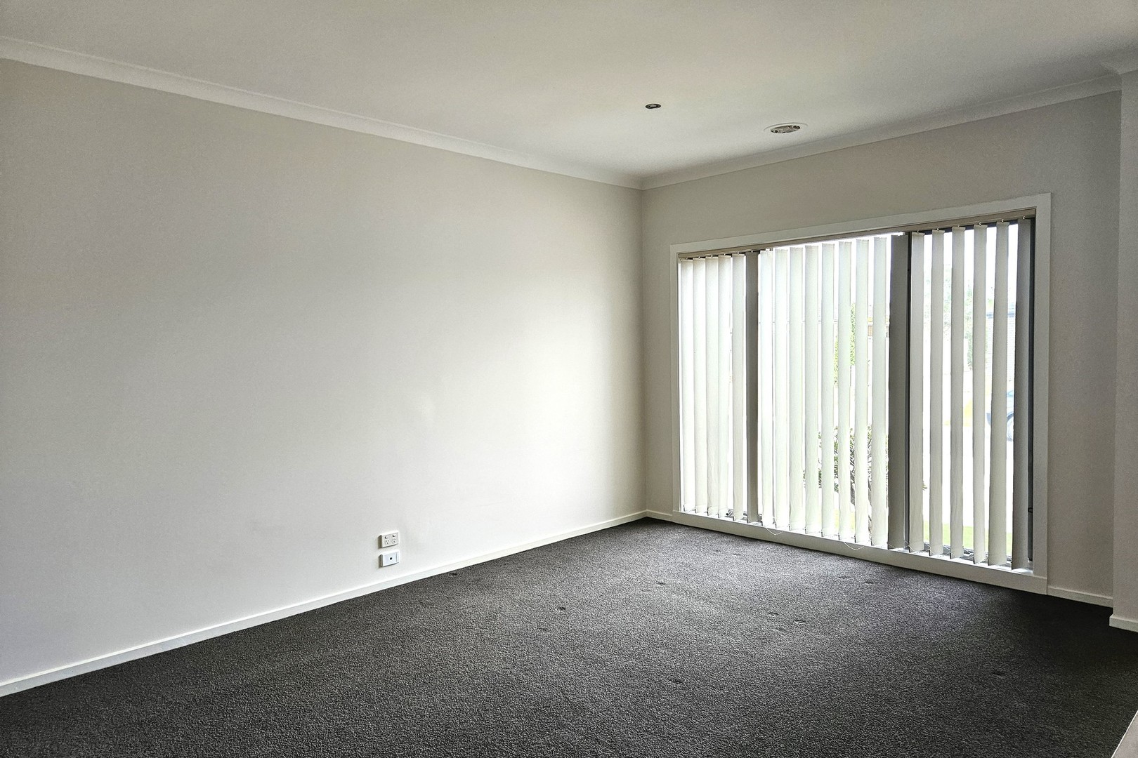 2/2 Fishburn Grove, Harkness, VIC 3337, Harkness - Thumbnail 2