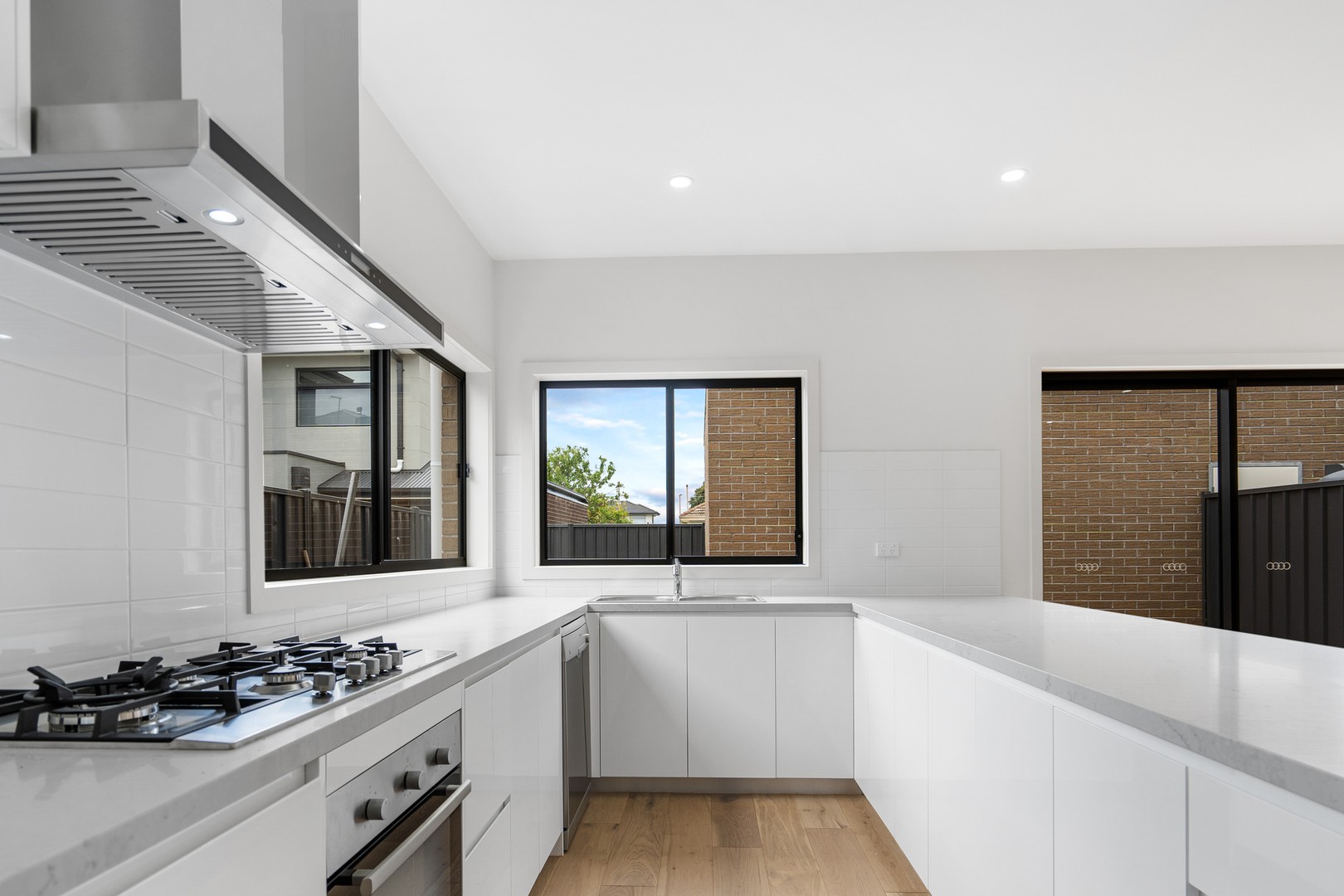 2/2 Greenham Street, Maidstone, VIC 3012, Maidstone - Thumbnail 2