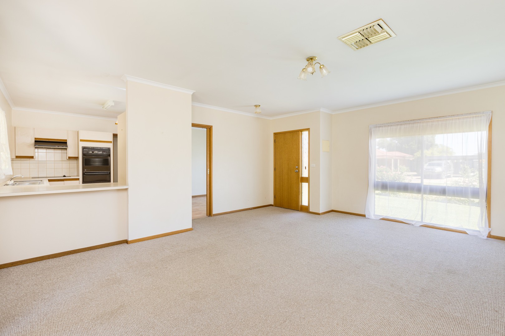 2/2 Greenvale Parade, Mildura, VIC 3500 - Thumbnail 2 - 13/02/2025