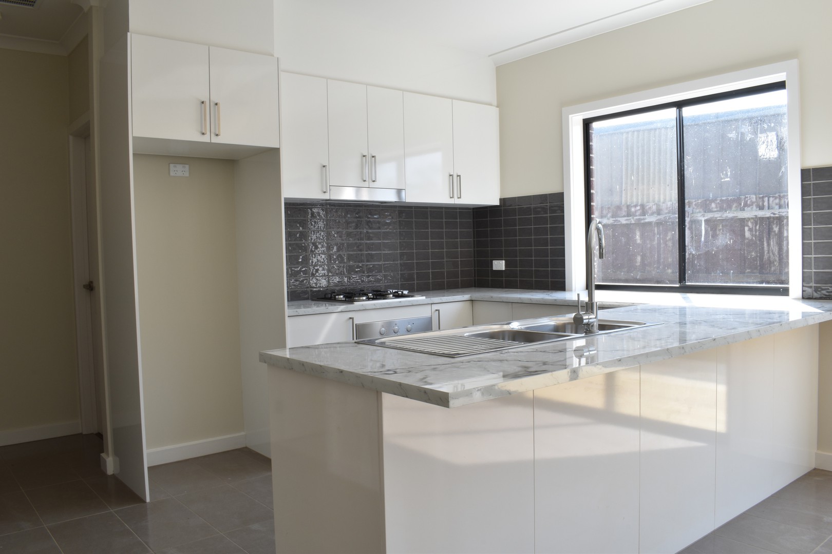 2/2 Leslie Street, Thomastown, VIC 3074, Thomastown - Thumbnail 2