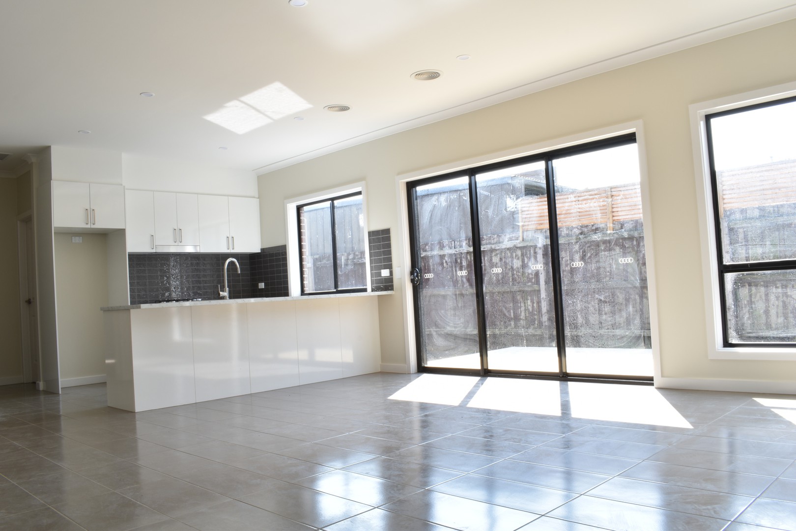 2/2 Leslie Street, Thomastown, VIC 3074, Thomastown - Thumbnail 4