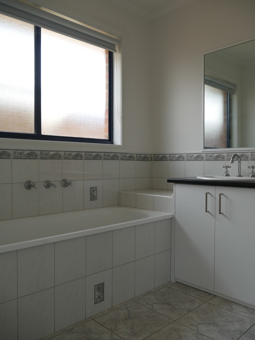 2/2 Maree Court, Kurunjang, VIC 3337, Kurunjang - Thumbnail 7