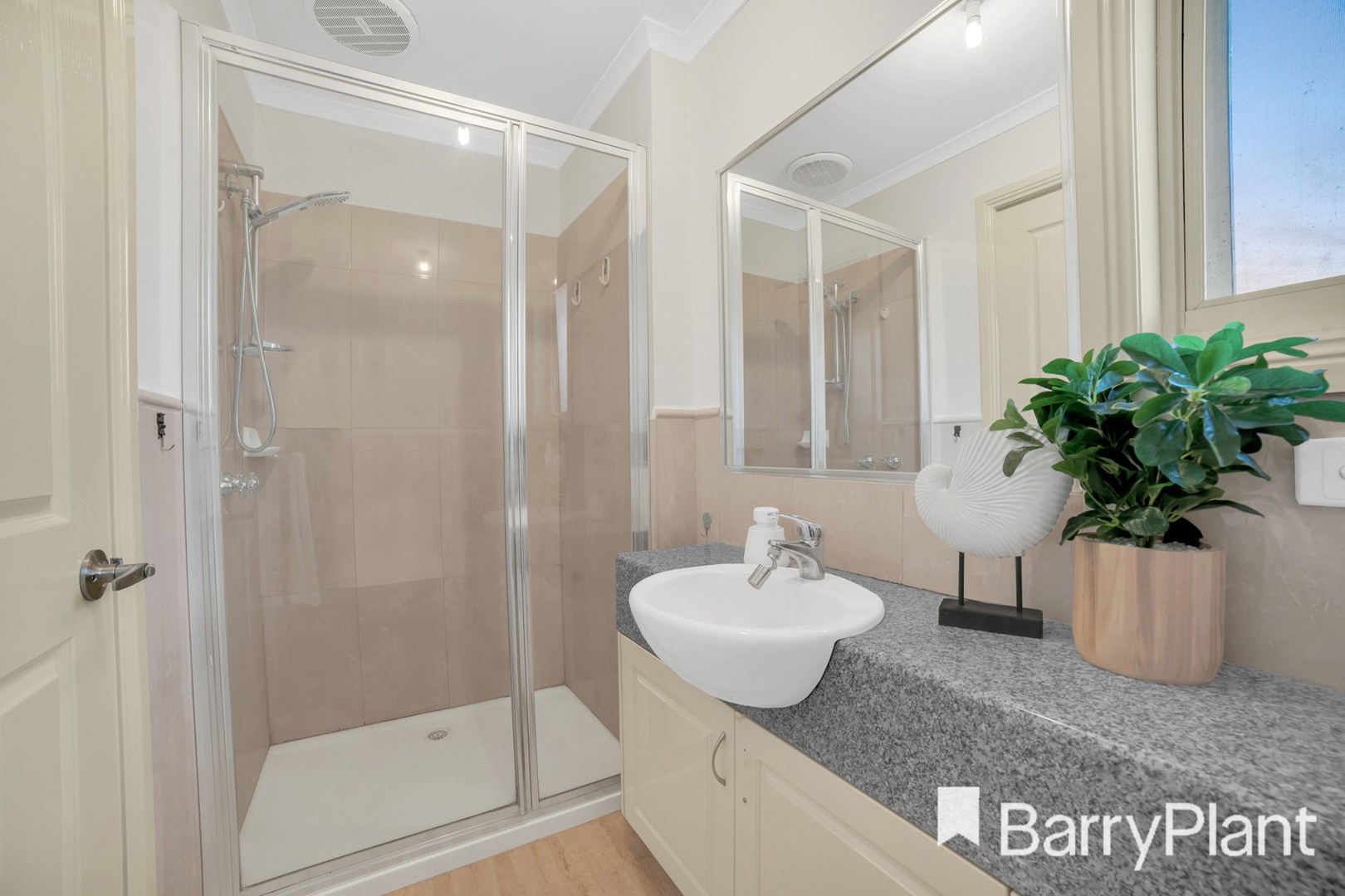 2/2 Myers Avenue, Glen Waverley, VIC 3150, Glen Waverley - Thumbnail 8