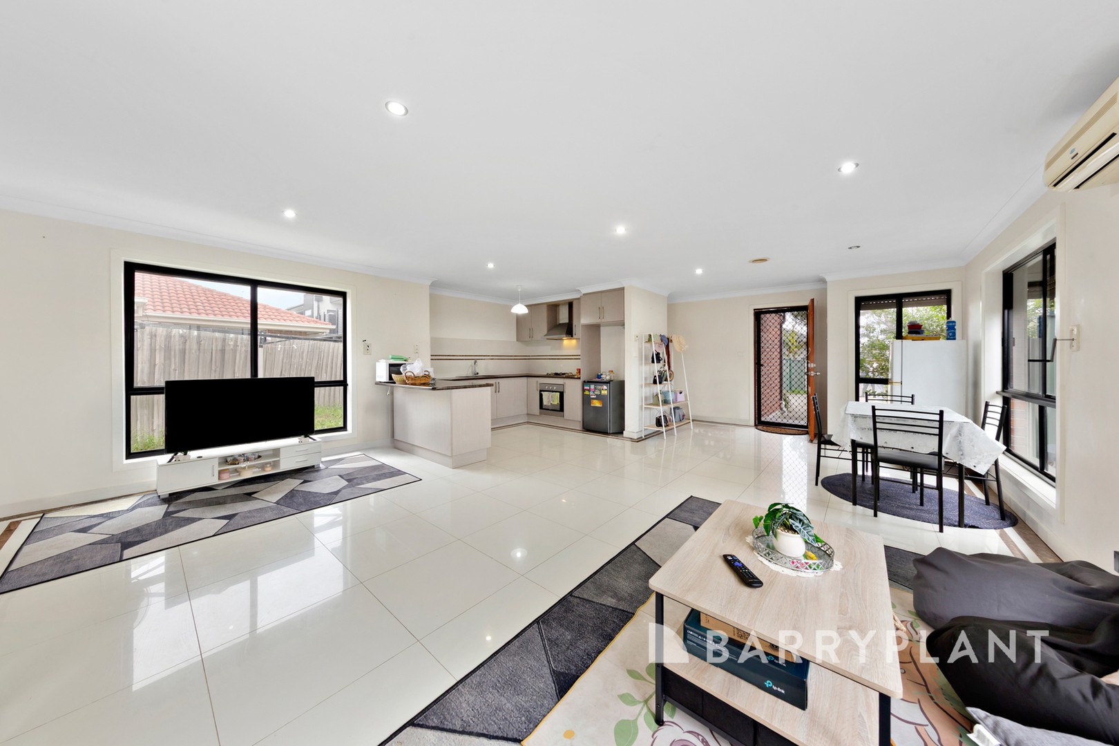 2/2 Peter Court, St Albans, VIC 3021 - Thumbnail 2 - 05/08/2026