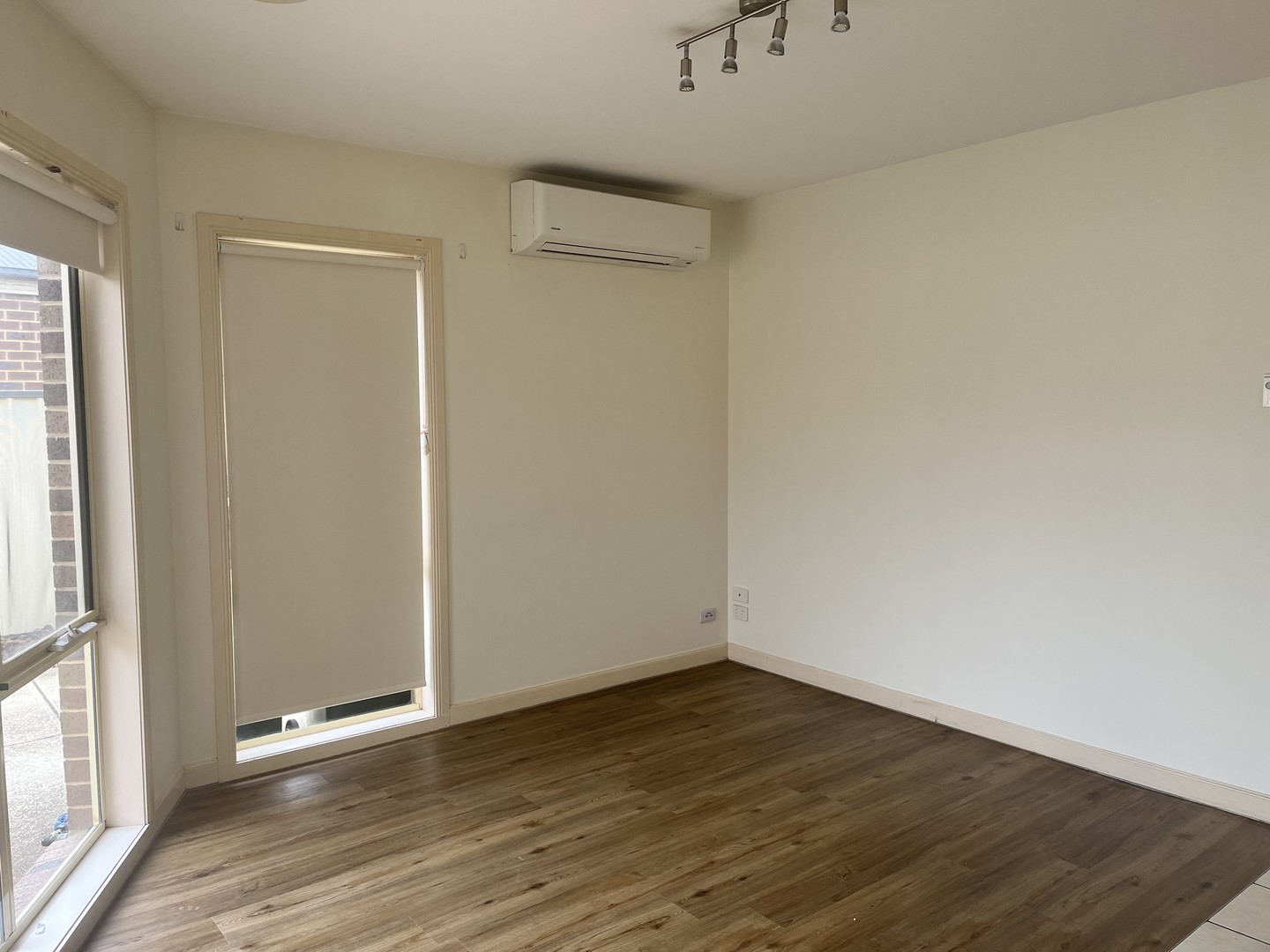 2/2 Pitanga Gardens, Werribee, VIC 3030, Werribee - Thumbnail 2