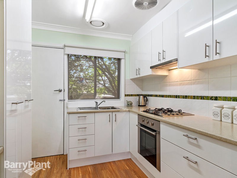 2/2 Railway Parade, Bayswater, VIC 3153, Bayswater - Thumbnail 2
