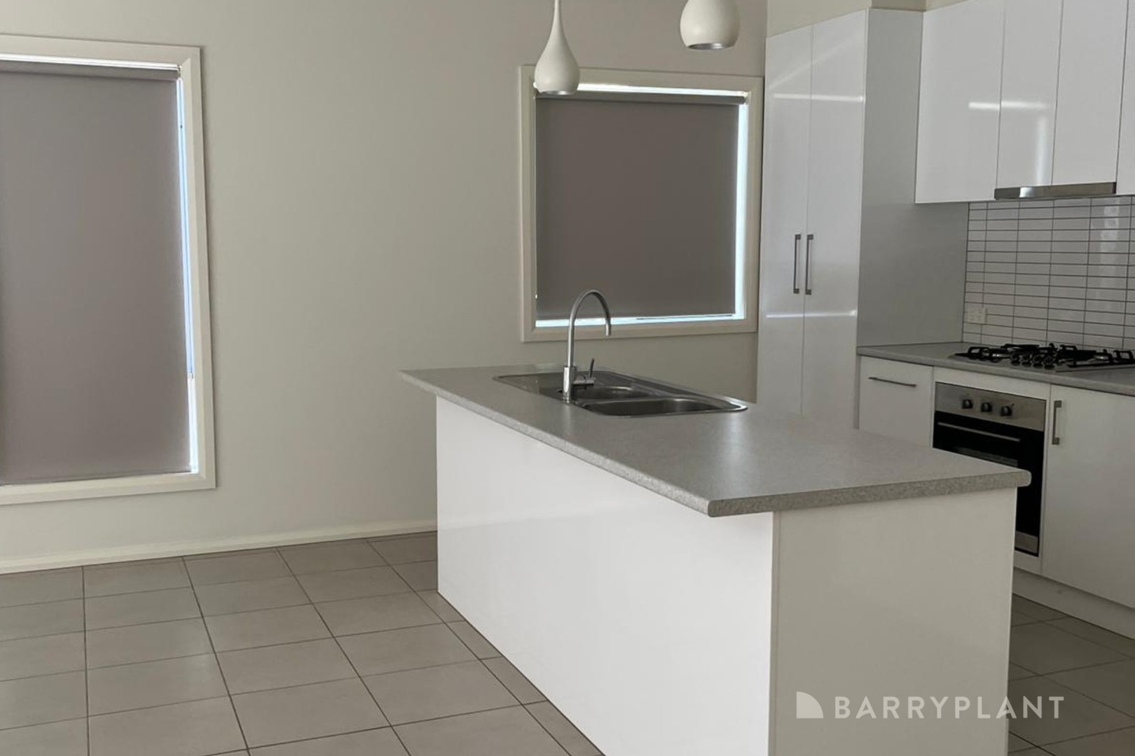 2/2 Retreat Place, Werribee, VIC 3030, Werribee - Thumbnail 2