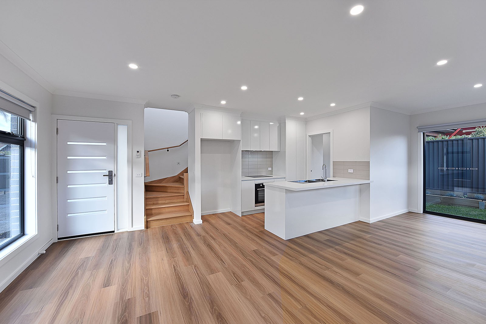 2/2 Robson Ave, Avondale Heights, VIC 3034, Avondale Heights - Thumbnail 2