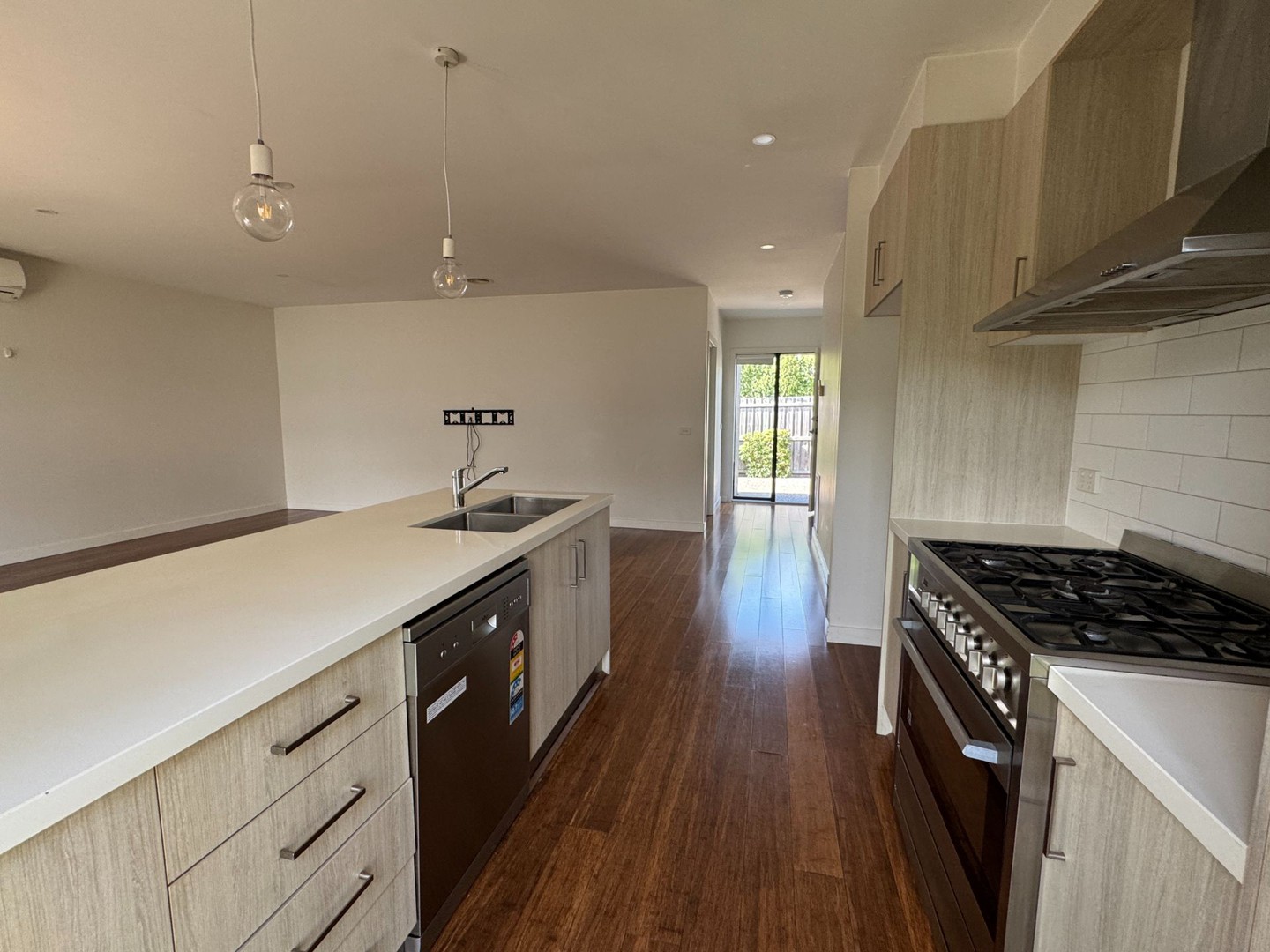 2/2 Sheridan St, Hamlyn Heights, VIC 3215 - Thumbnail 2 - 23/01/2026