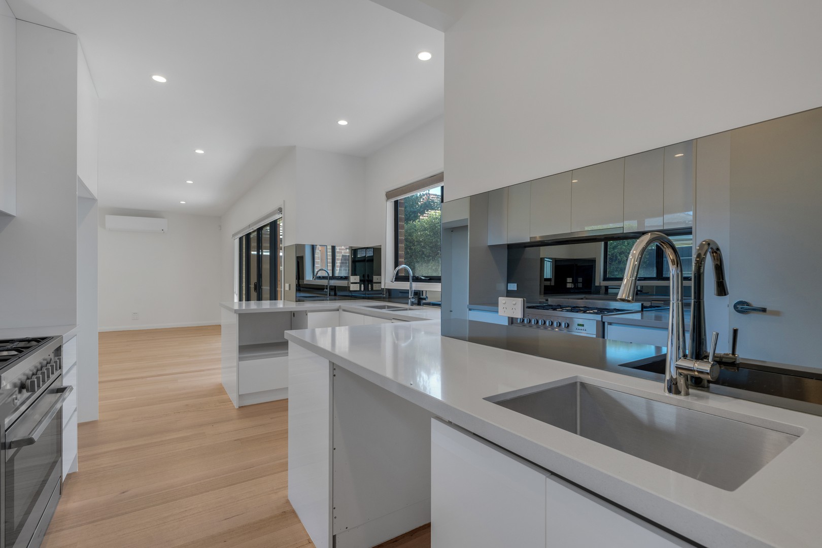 2/2 Spratling Street, Reservoir, VIC 3073, Reservoir - Thumbnail 8
