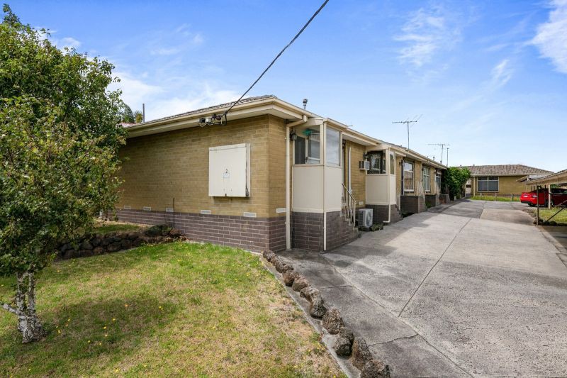 2/2 Woods Av, Mordialloc, VIC 3195 - Thumbnail 2 - 03/04/2025