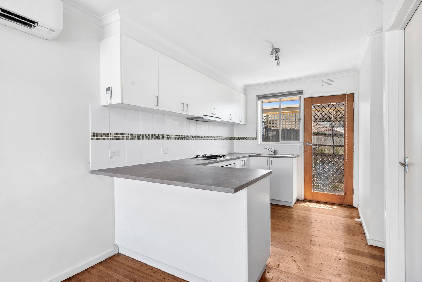 2/20 Beatty Parade, Mornington, VIC 3931, Mornington - Thumbnail 3