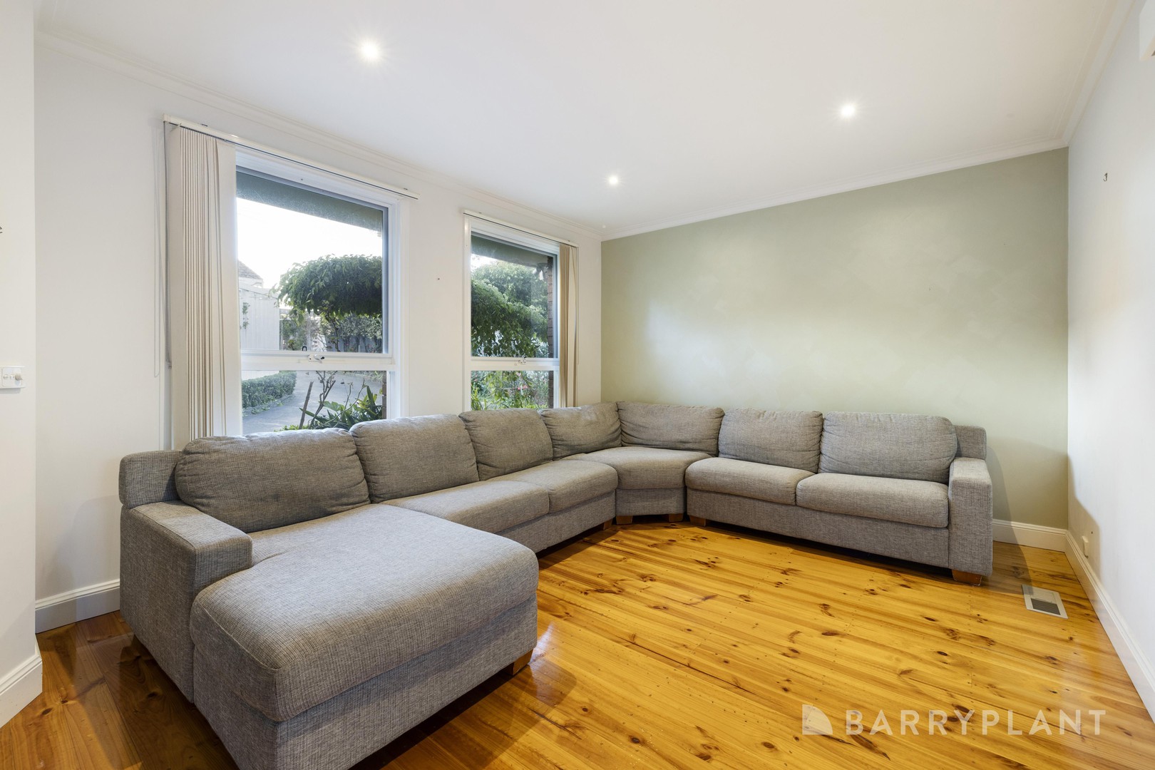 2/20 Hamilton Crescent, Doncaster East, VIC 3109 - Thumbnail 2 - 20/10/2026