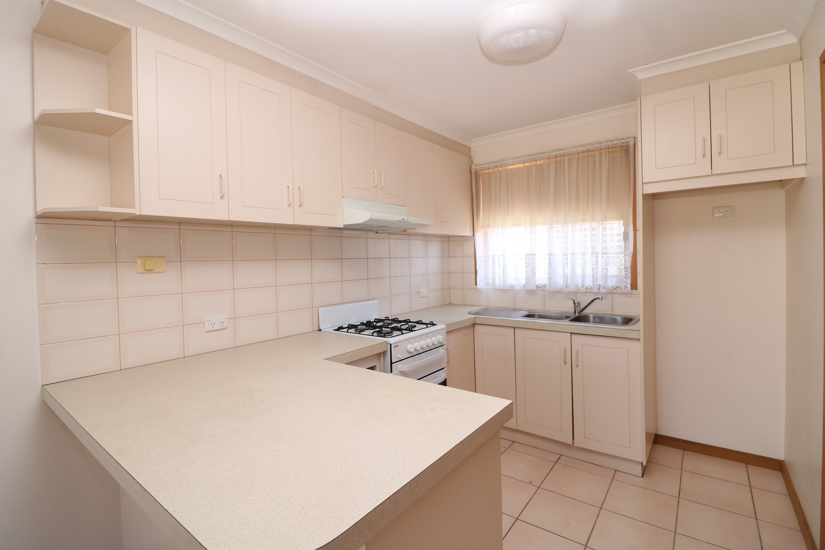 2/20 Mulquiney Crescent, Highton, VIC 3216, Highton - Thumbnail 2