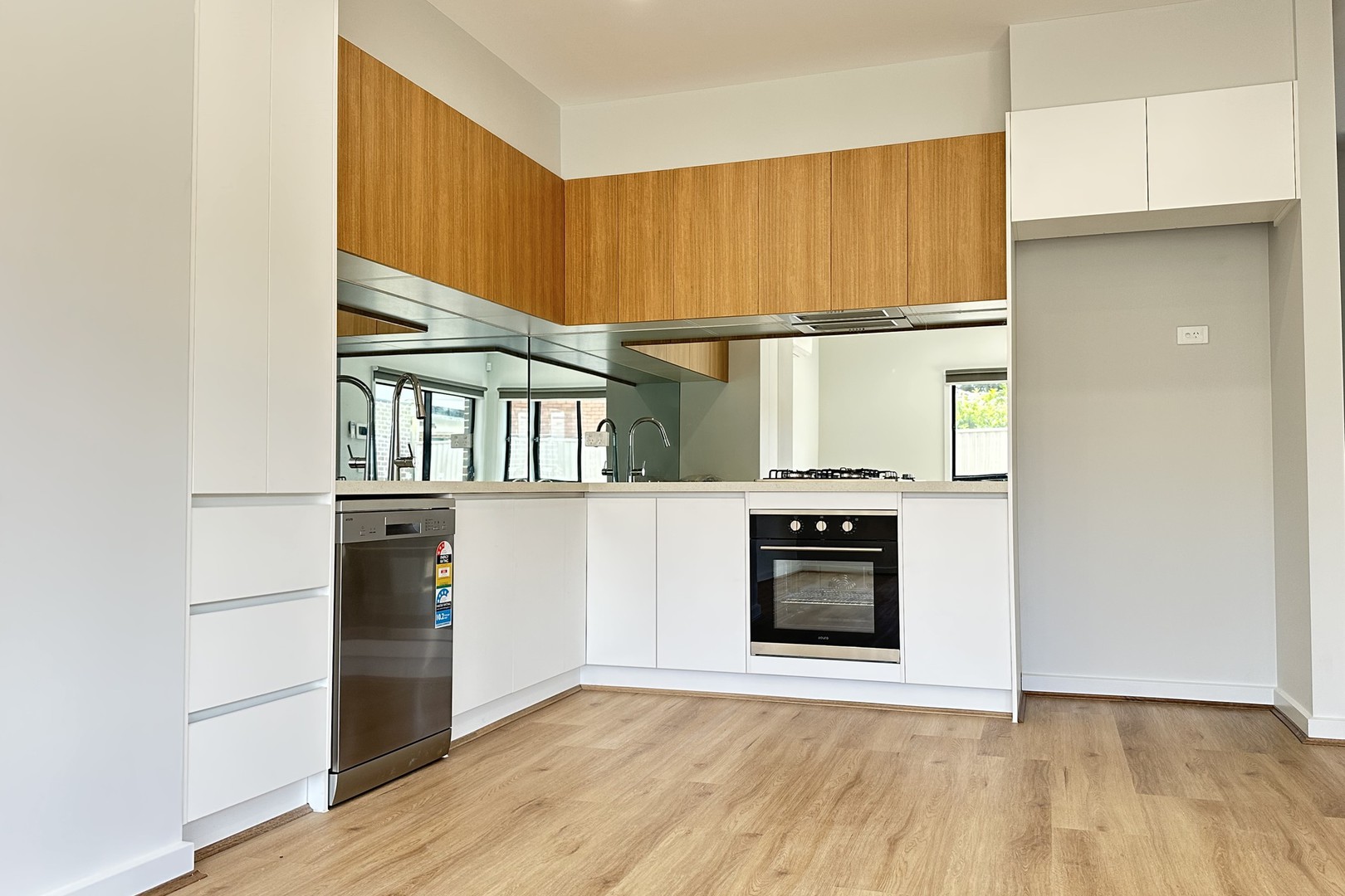 2/20 Waratah Street, Thomastown, VIC 3074, Thomastown - Thumbnail 2