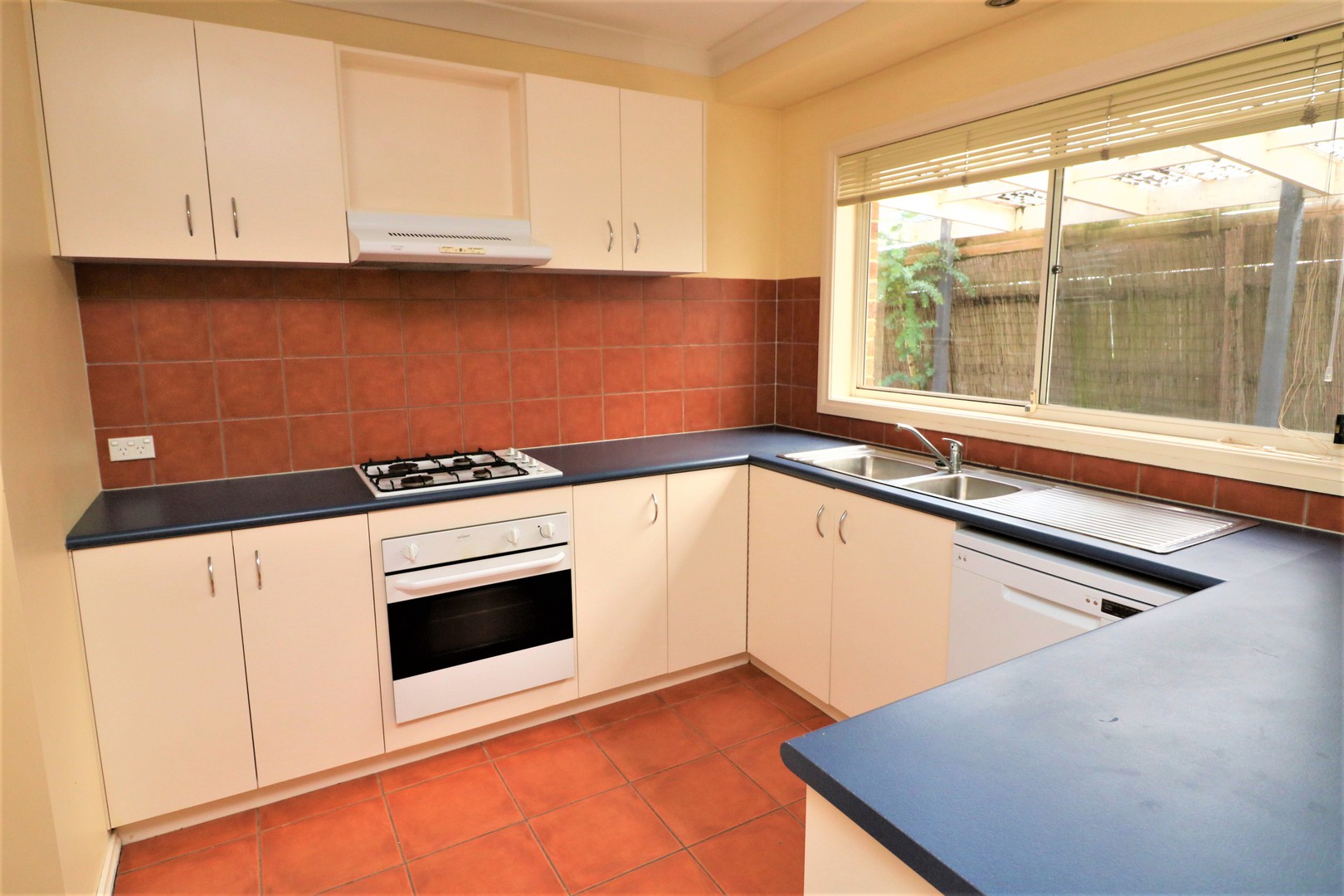 2/21 Helmer Crescent, Thomson, VIC 3219, Thomson - Thumbnail 4
