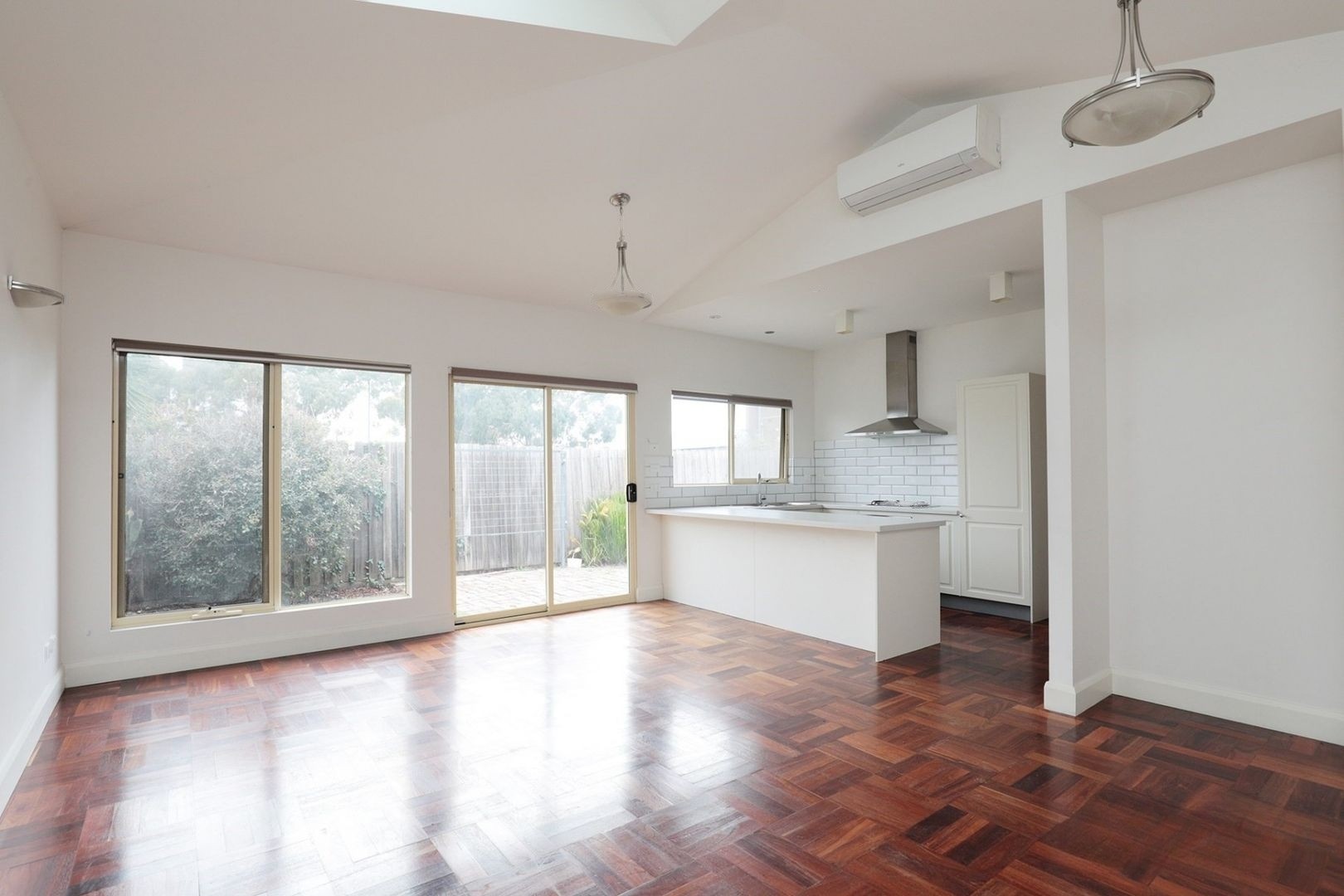 2/21 Milton  Street, West Footscray, VIC 3012, West Footscray - Thumbnail 2