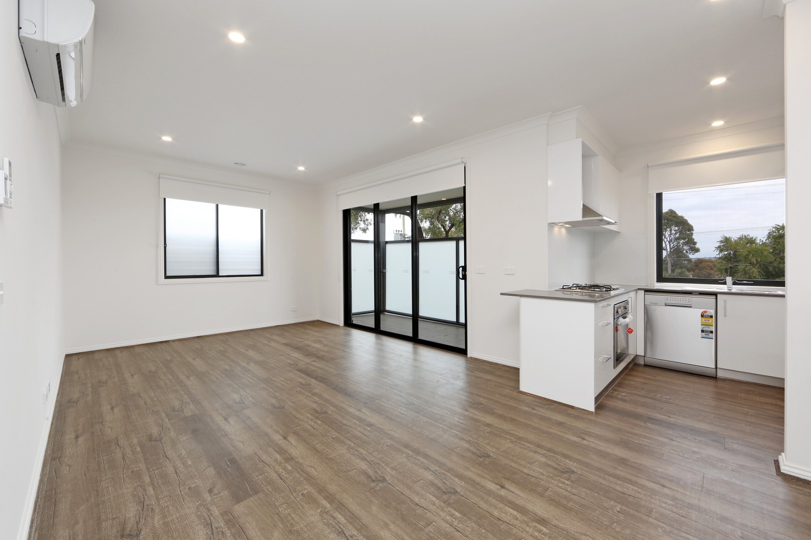 2/21 Stamford Crescent, Rowville, VIC 3178, Rowville - Thumbnail 3