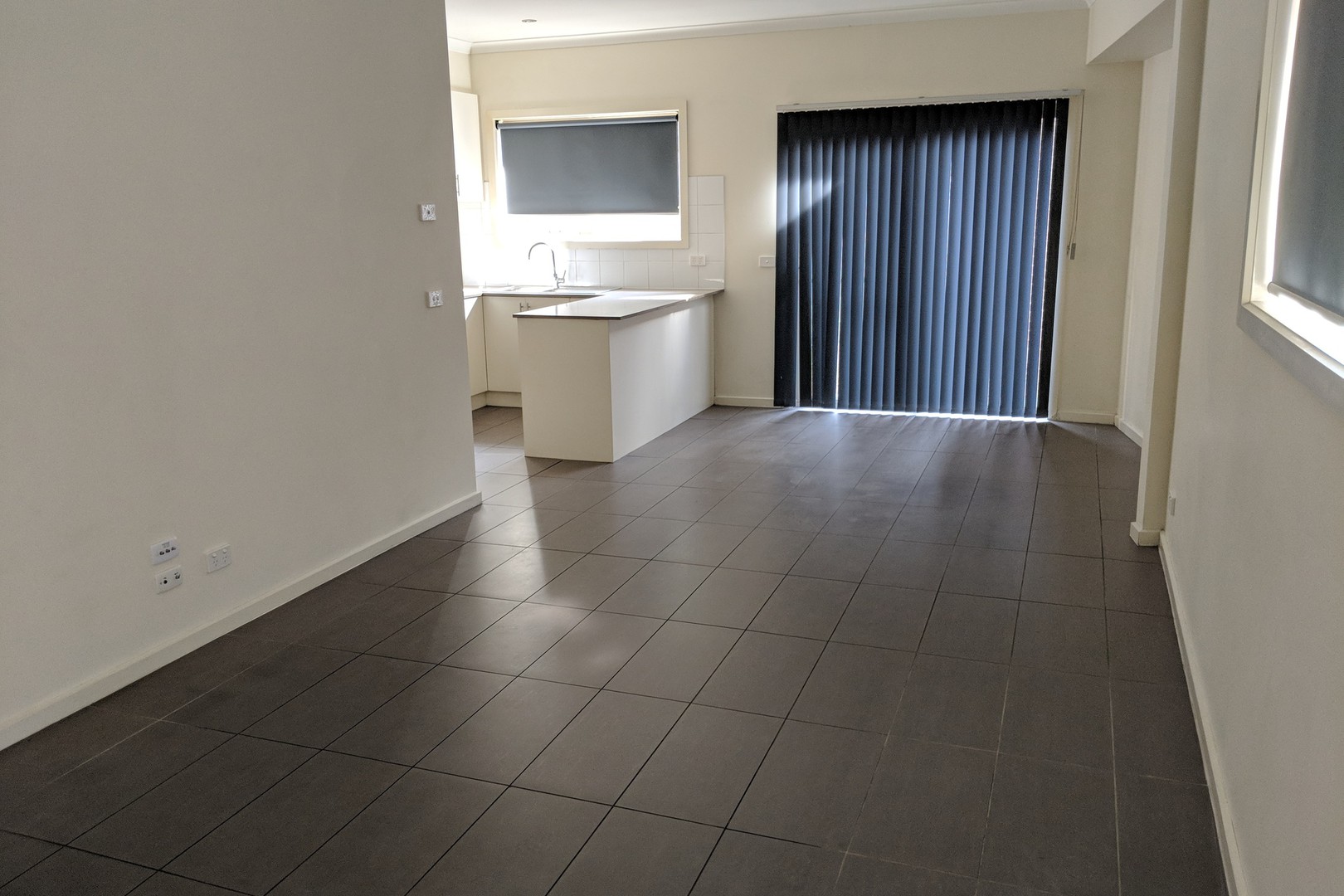 2/215 Spring Street, Reservoir, VIC 3073 - Thumbnail 1 - 06/12/2021