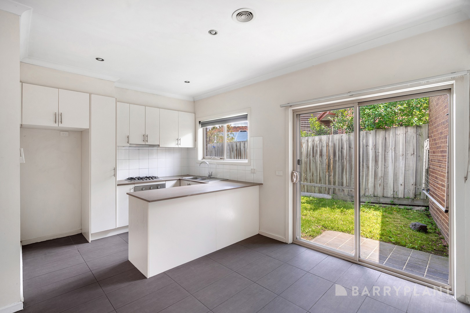 2/215 Spring Street, Reservoir, VIC 3073 - Thumbnail 2 - 02/12/2025